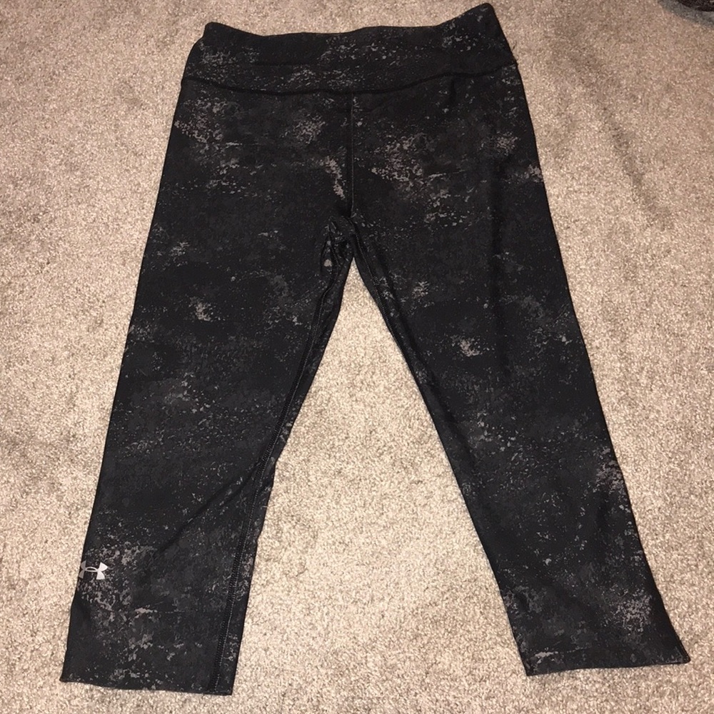 Under Armour cropped leggings- size medium